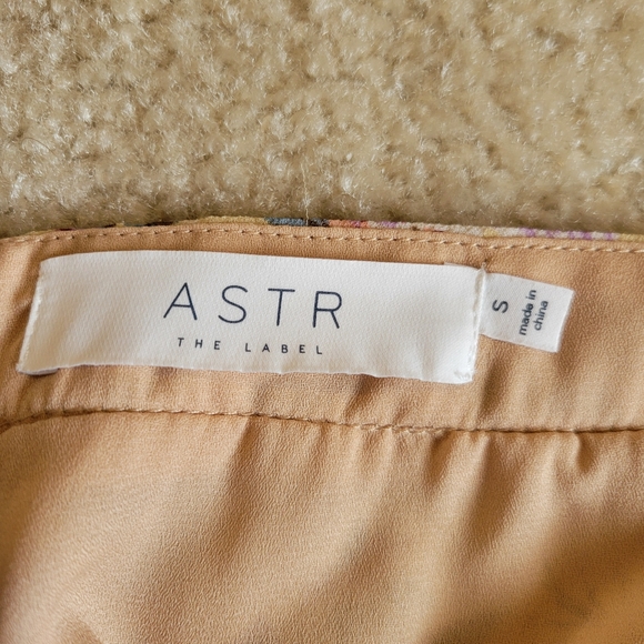 ASTR the Lable Rosana Floral Tiered Ruffle Maxi Dress - Picture 6 of 6